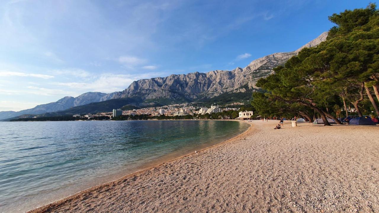 Spacious Family Apartment Near The Beach Makarska Exterior photo