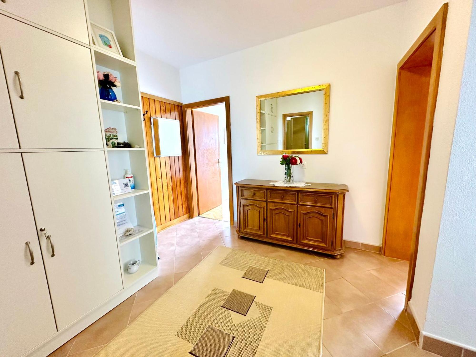 Spacious Family Apartment Near The Beach Makarska Exterior photo